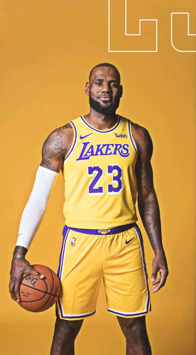 未来可期！奎因+费尔斯均得分20+，投篮命中率皆超50%（前景光明！奎因与费尔斯各砍20+，投篮命中率双双破50%）