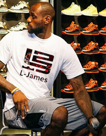 会员大会上施洛特贝克没和凯尔握手，记者：相关人员说没矛盾（会员大会上施洛特贝克未与凯尔握手，记者称相关人士表示双方无矛盾）