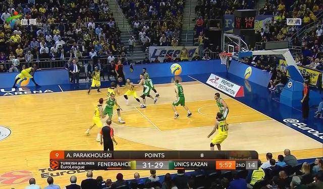 CBA史上最远的三分绝杀，就连深圳男篮队友都满脸震惊（CBA诞生史上最远三分绝杀，深圳队友当场惊呆）