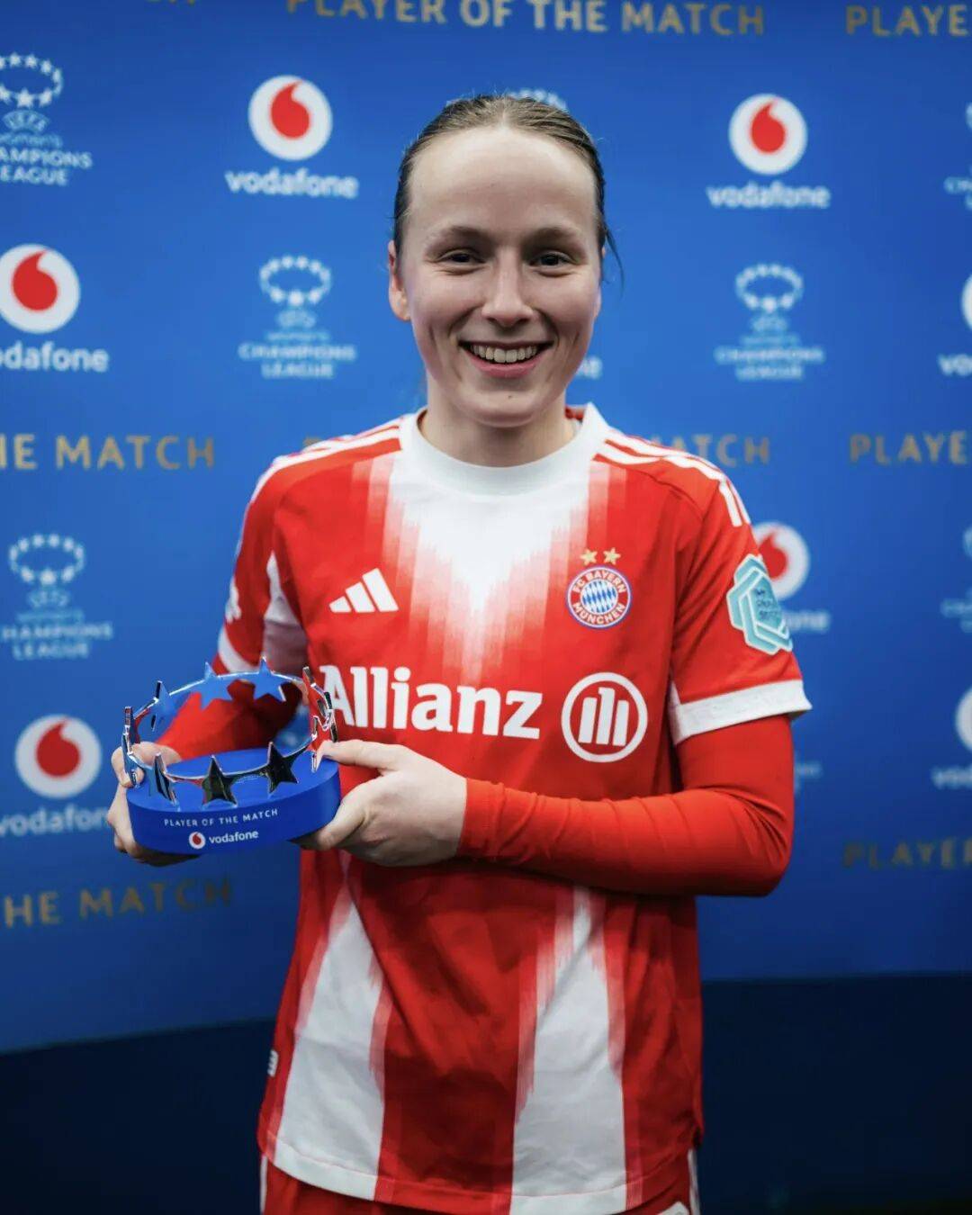 传闻：除枪手外，拜仁和切尔西也在密切关注罗比尼奥-瓦斯（曝：除阿森纳外，拜仁与切尔西同样密切关注罗比尼奥-瓦斯）