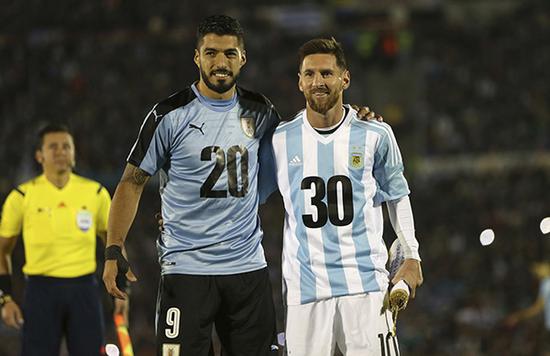 凯尔特人vs猛龙伤病：巴雷特继续缺席，奎克利出战成疑（凯尔特人vs猛龙伤情更新：巴雷特仍缺阵，奎克利出战存疑）