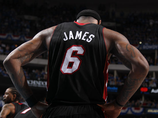 一起出众，瓦科为山东泰山官方合作伙伴一汽大众录制祝福视频（携手出彩，瓦科为山东泰山官方伙伴一汽大众送上祝福视频）