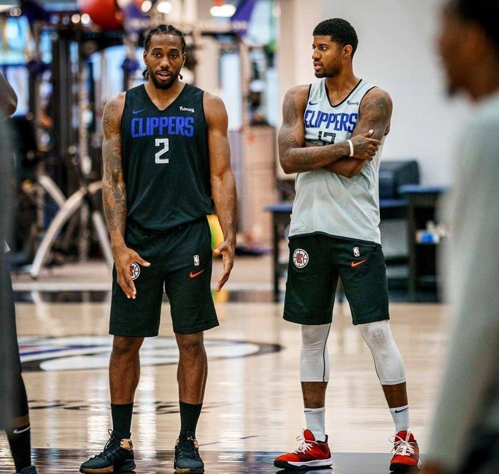 记者：加拉格尔是曼联一月最现实的目标，他想赶上世界杯（记者称加拉格尔成曼联一月最现实引援，球员希望赶上世界杯）