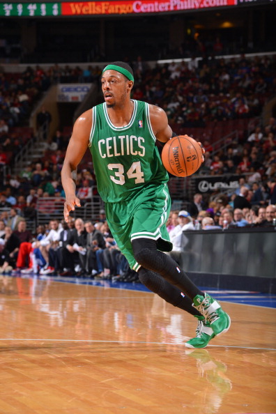 爆发！他连续得分无人能挡（火力全开！他连连得分无人可挡）