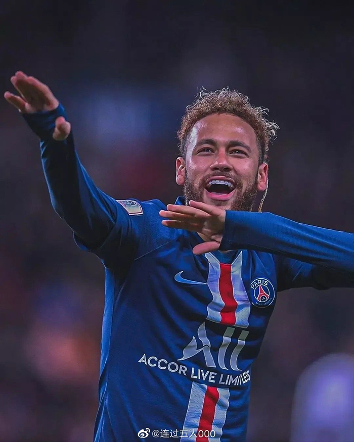 懂球帝12周年120大瞬间决赛：梅西捧大力神杯PK武磊绝平巴萨（懂球帝12周年120大瞬间总决赛：梅西捧大力神杯对决武磊读秒绝平巴萨）