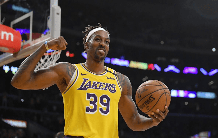 U22国家队走进成都实验小学西区分校，黄博文、于大宝等人与师生互动（U22国足走进成都实验小学西区，黄博文、于大宝等与师生面对面交流）