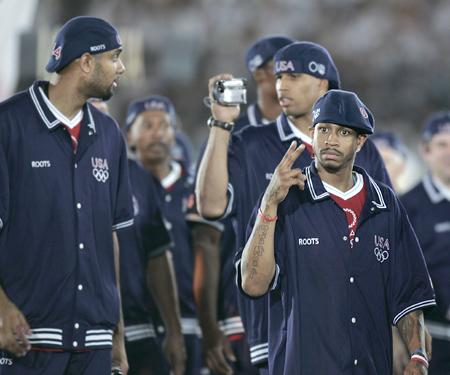 Shams：独行侠中锋莱夫利将接受手术，赛季报销（Shams：独行侠中锋莱夫利将进行手术，本季提前报销）