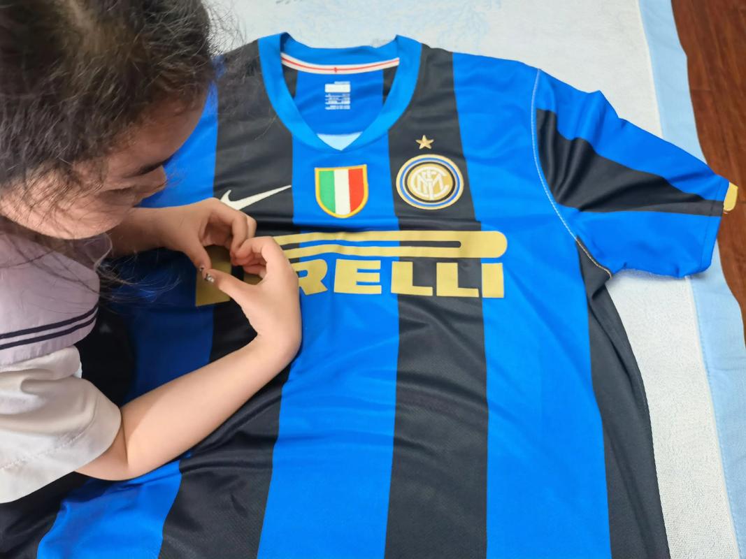 罗体：迪巴拉因发烧缺席罗马的训练，多夫比克恢复跑步练习（罗马体育报：迪巴拉发烧缺席罗马训练，多夫比克重启跑步训练）